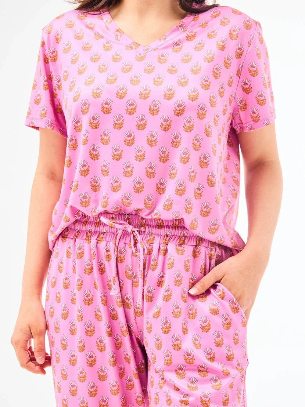Mary Square Floral Foulard Pink Alli Short Sleeve V-Neck/Straigt Leg Pants Set